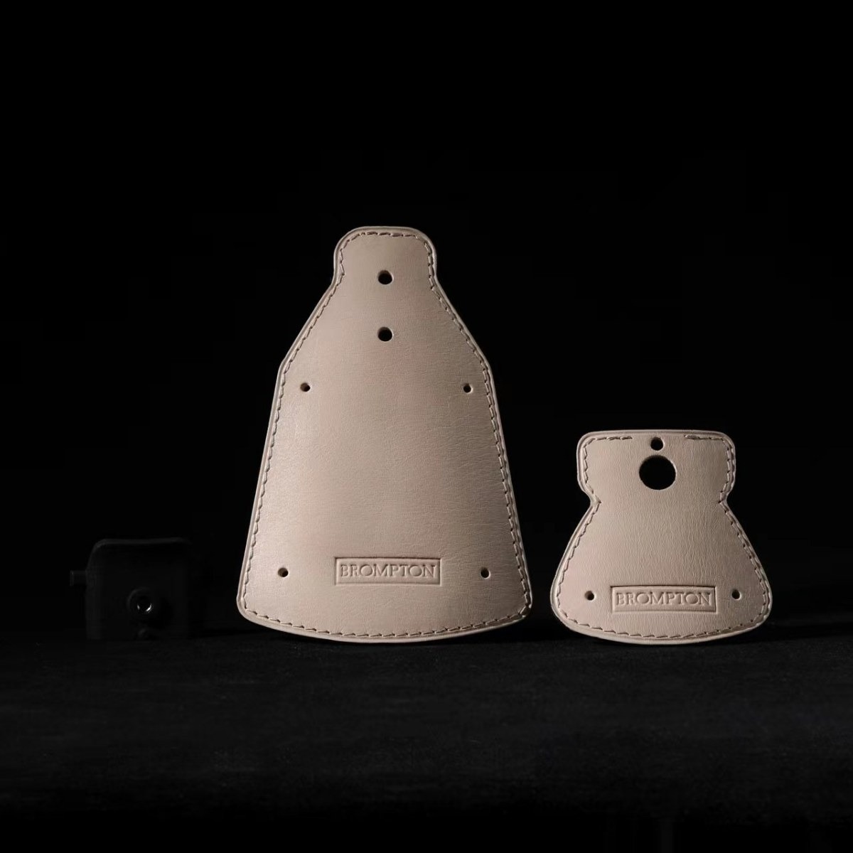 DC High-grade Genuine Leather  - Fender Mudguard Set recension och pris